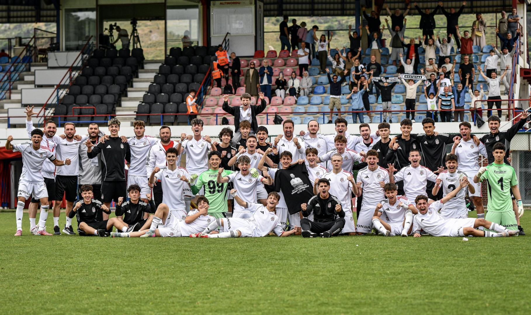 Beşiktaş U-16 Akademi Takımı, Türkiye Şampiyonası’nda finale çıktı!