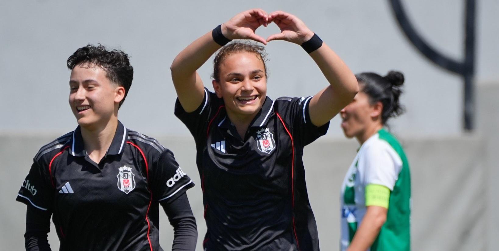 Beşiktaş, evinde farklı galip!