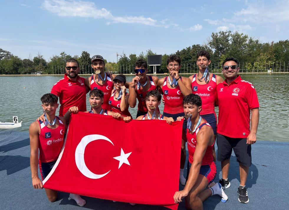 Beşiktaş JK Kürek Takımı sporcularından, Balkan Şampiyonası Kürek Yarışları’nda 14 madalya!