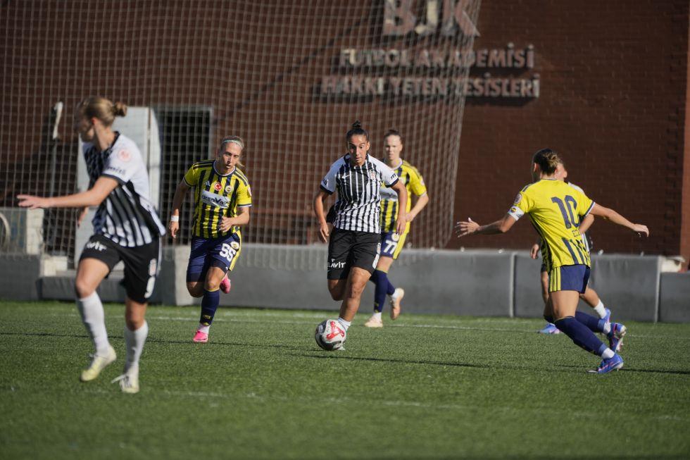 Beşiktaş Kadın Futbol Takımı, derbide Fenerbahçe'ye mağlup!