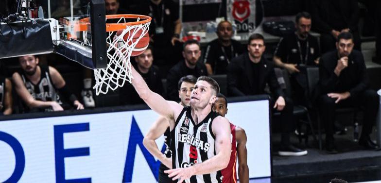 Beşiktaş, sahasında G.saray'ı devirdi!