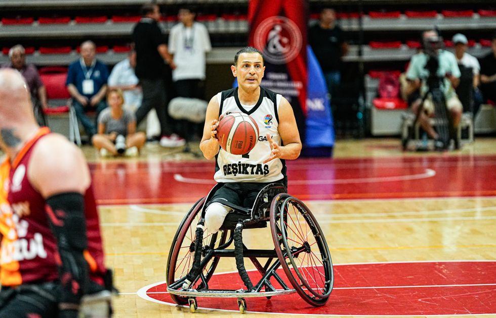 Beşiktaş, G.saray'ı farklı geçti!