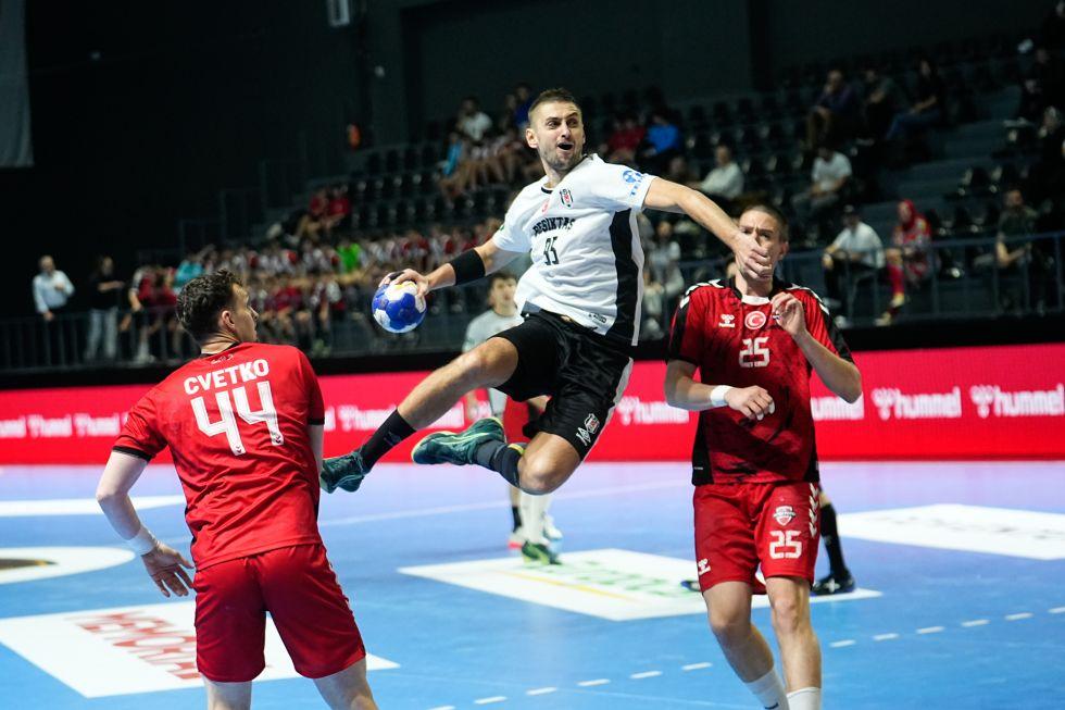 Beşiktaş, 50. Yıl Federasyon Kupası'nda finale yükseldi!