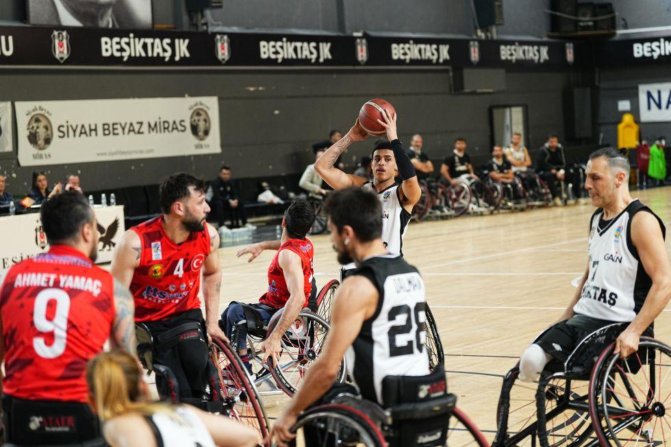 Beşiktaş, farklı kazandı!