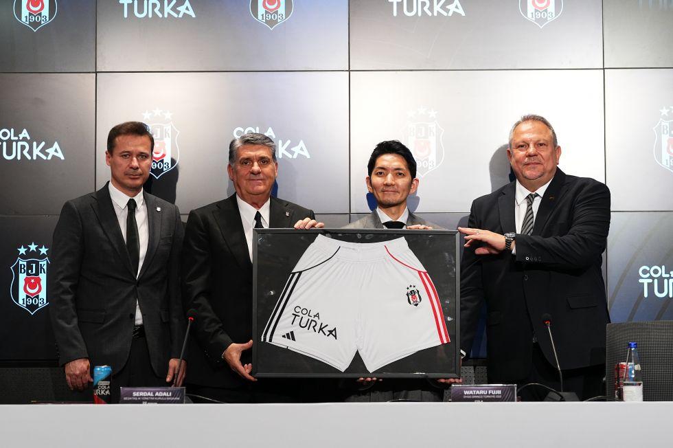 Beşiktaş, Cola Turka ile sponsorluk anlaşması imzaladı!