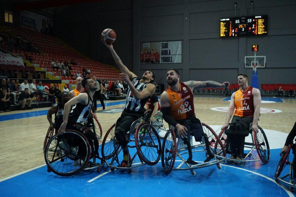 Beşiktaş, derbide galip!