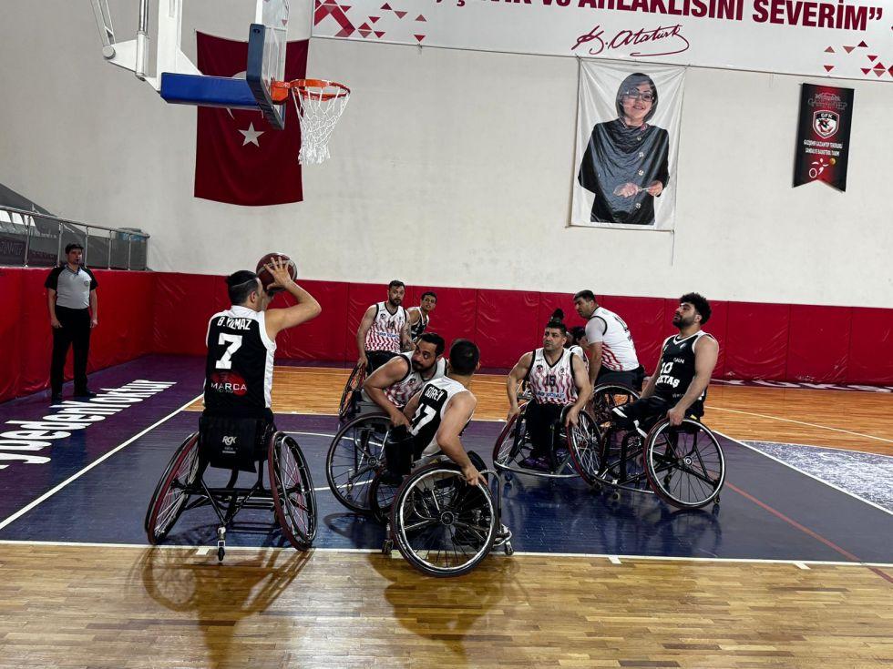 Beşiktaş, ligdeki liderliğini sürdürdü!