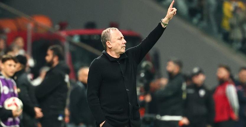 Sergen Yalçın'ın kaderi son iki maça bağlı!