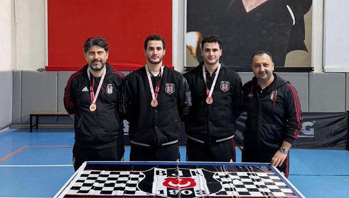 Beşiktaş JK Masa Tenisi Takımı sporcuları, Büyükler Ferdi Türkiye Şampiyonası’nda 3. oldu!