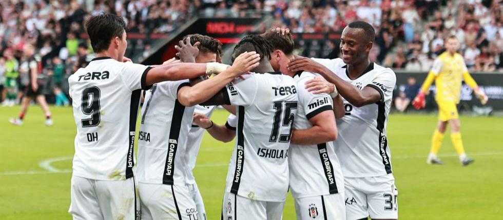 Beşiktaş, deplasmanda iki golle turladı!