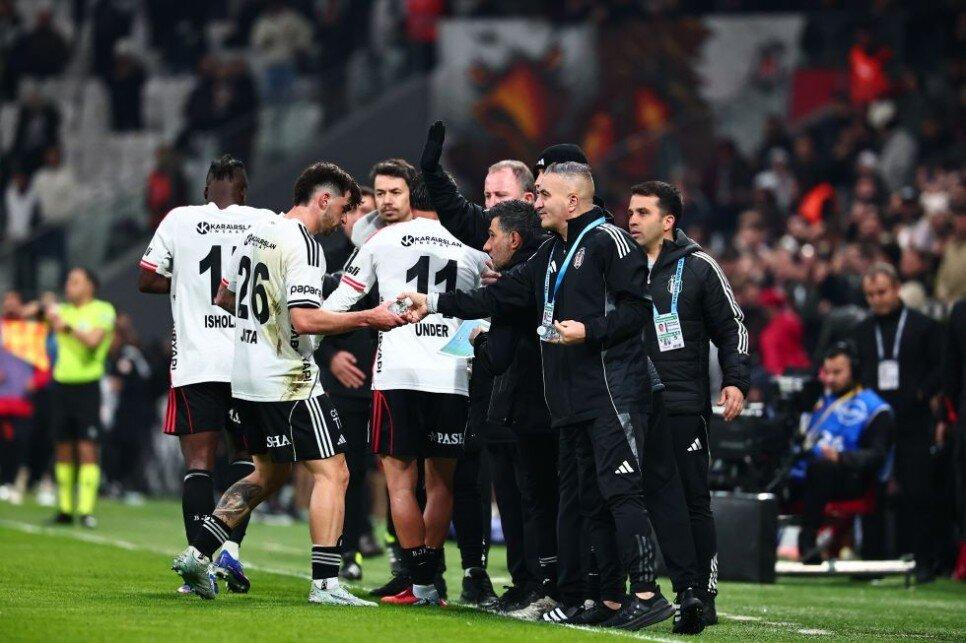 Beşiktaş, ligde sezonu derbi galibiyeti alamadan tamamladı!